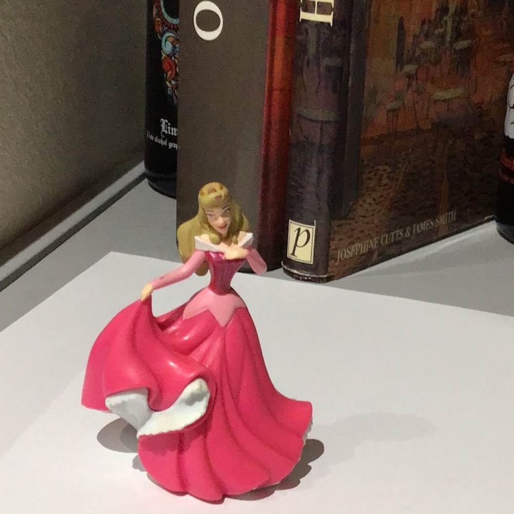Disney Princesses Doll plastic Cake Topper approx 4”